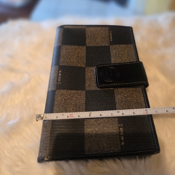 Authentic Fendi wallet - Picture 10 of 11
